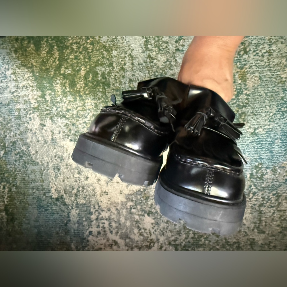 Vagabond Shoemakers chunky tassel black polished loafers, size 10 - Picture 8 of 12